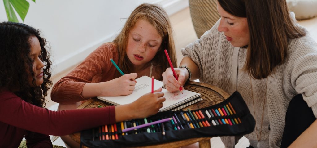 De Nieuwe Yogaschool Schoolverlichting opleiding DNYS Academie Het Bewuste Kind Training
